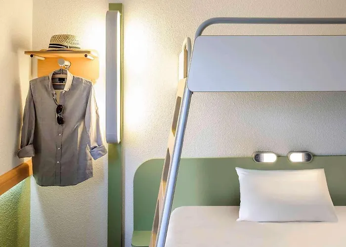 Hotel Ibis Budget Ost 2*