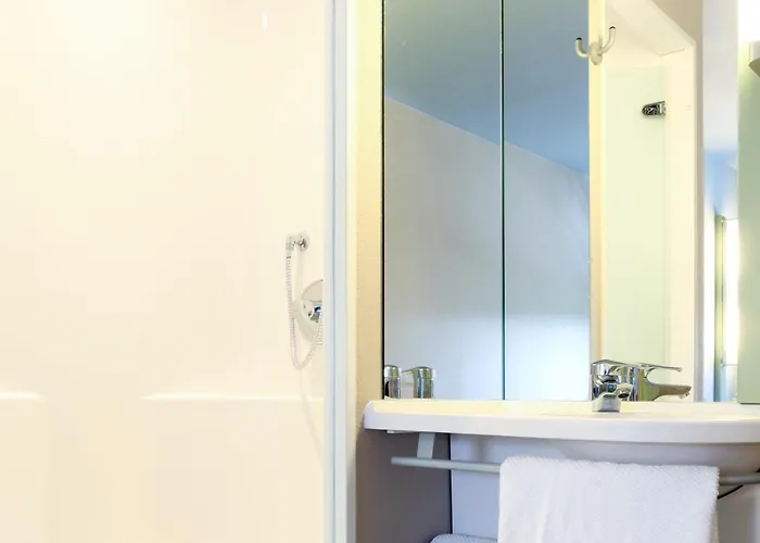 Ibis Budget Ost Hotel 2*