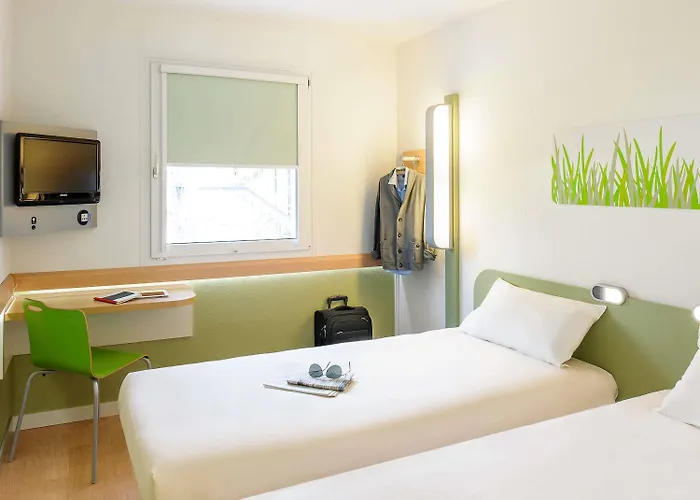 Hotel Ibis Budget Ost 2*