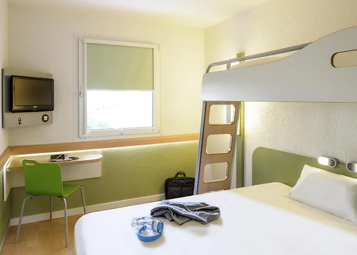 Ibis Budget Ost Hotel 2*